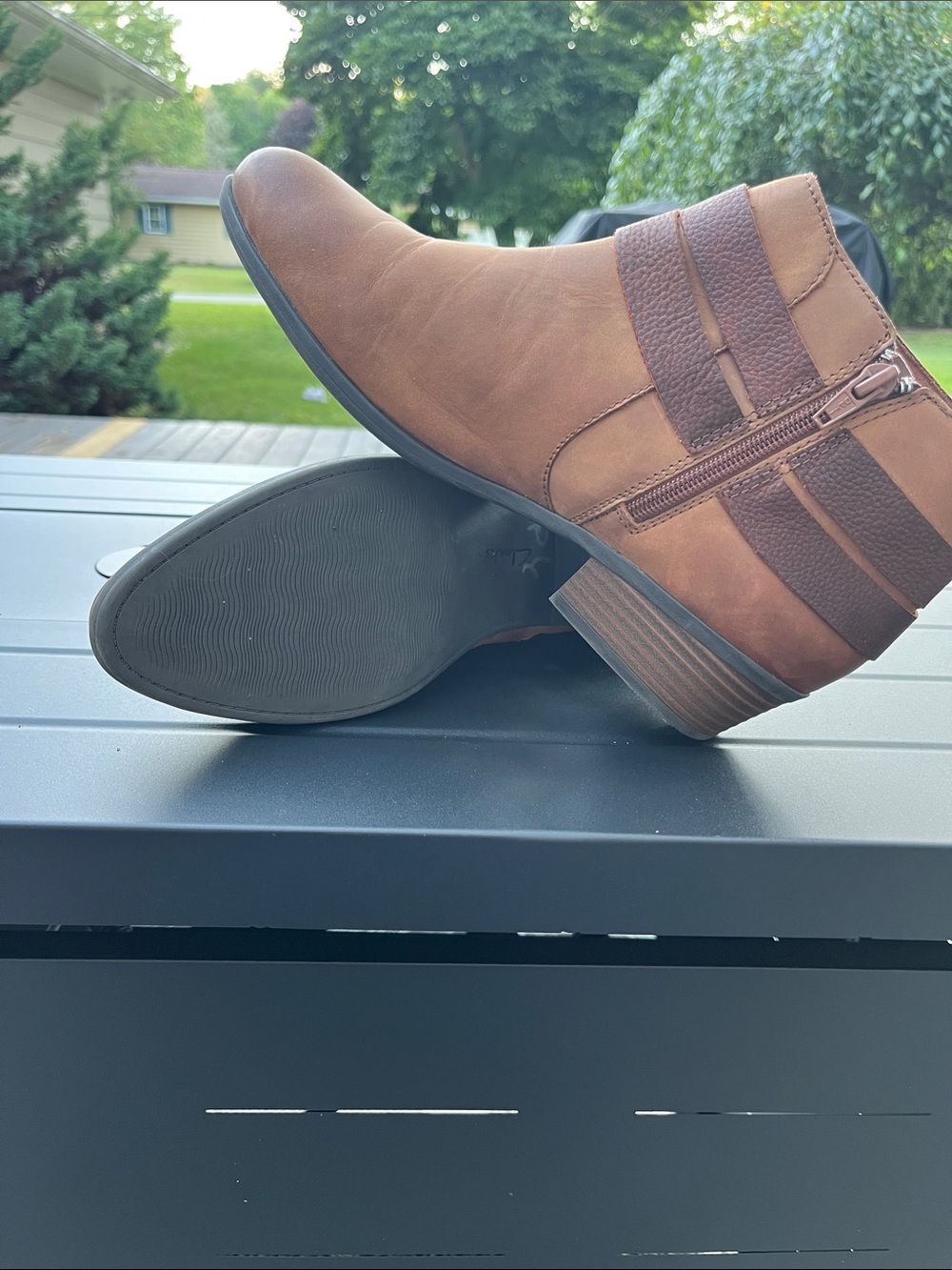 Clarks Addiy Cora Tan Brown Nubuck Ankle Boots size 10 side zip - Picture 2 of 2
